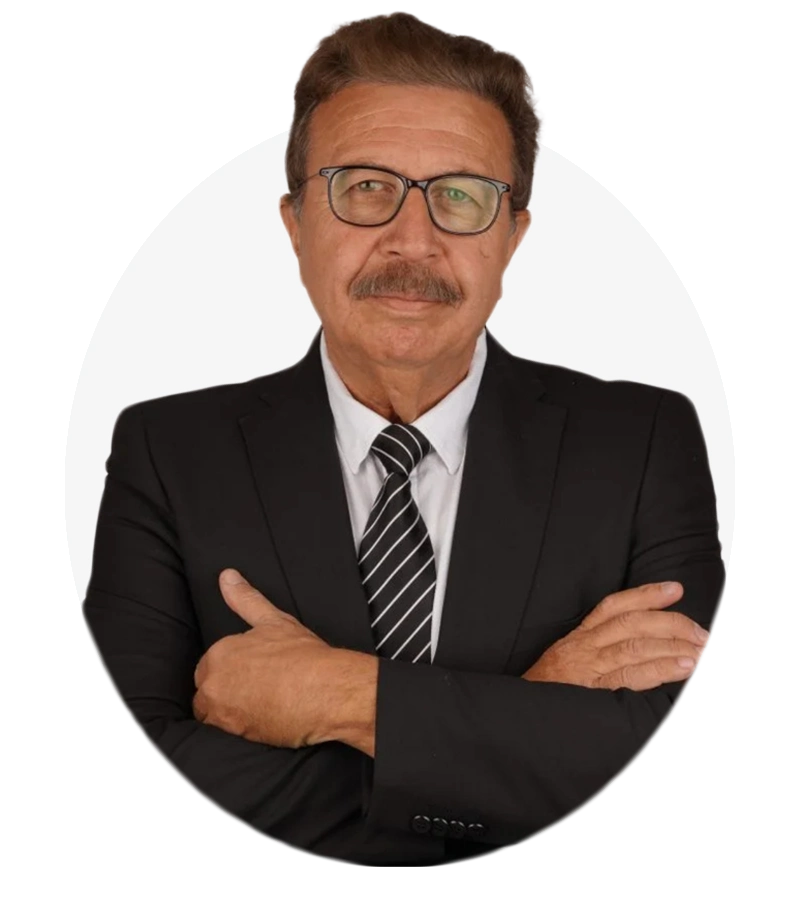 Dr. Mehmet İşlek, senior dentist with 43 years of experience at Auraliss Health Antalya